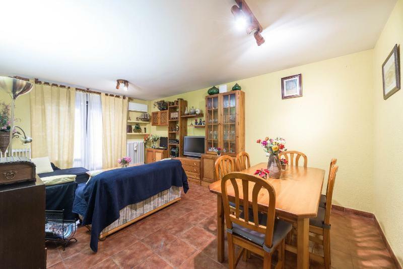 Vivienda Familiar Con Jardin Junto A Ifema Lägenhet Madrid Exteriör bild