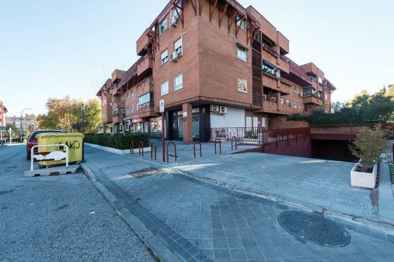 Vivienda Familiar Con Jardin Junto A Ifema Lägenhet Madrid Exteriör bild